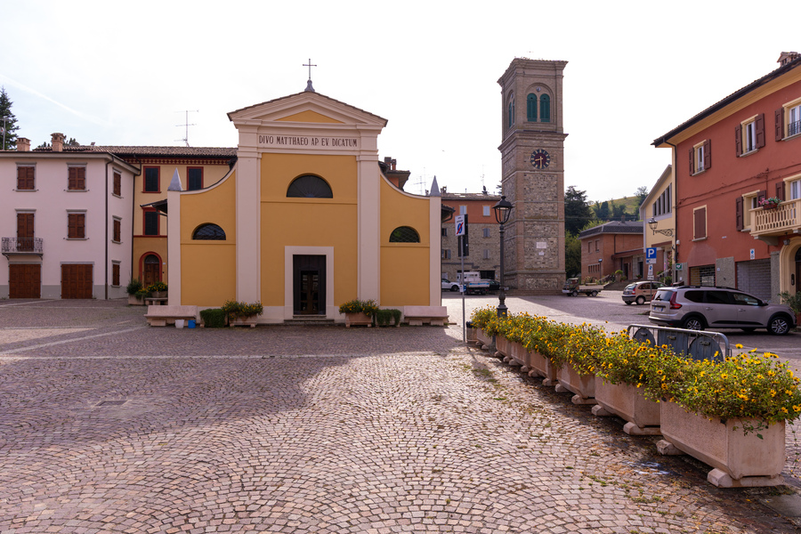 Facciata della chiesa di savigno