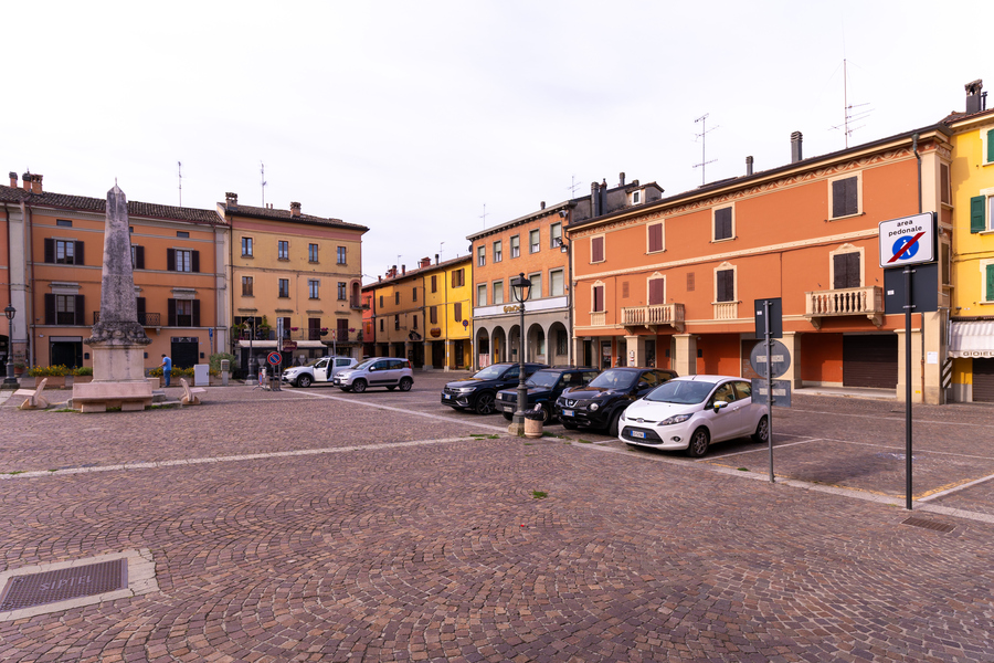 Piazza centrale Savigno