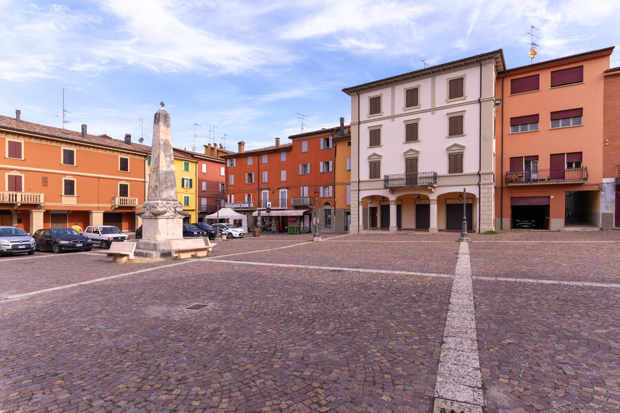 Piazza centrale XV agosto Savigno