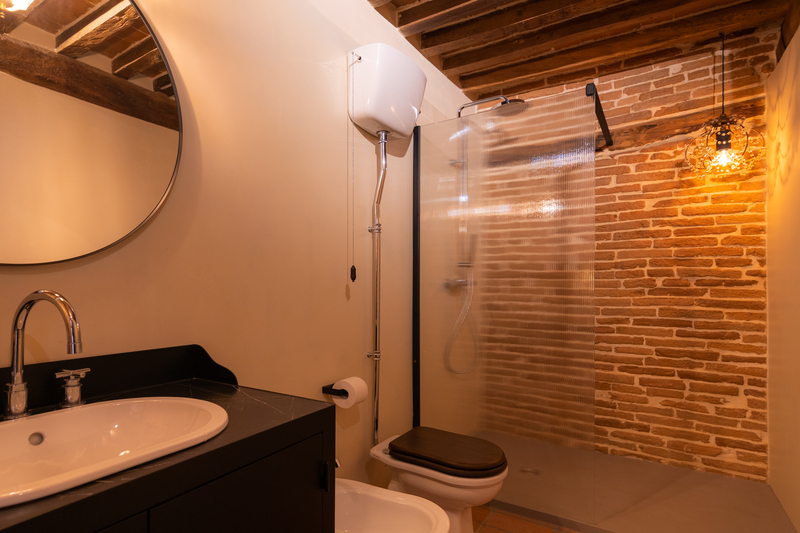 Bagno padronale dettaglio illuminazione